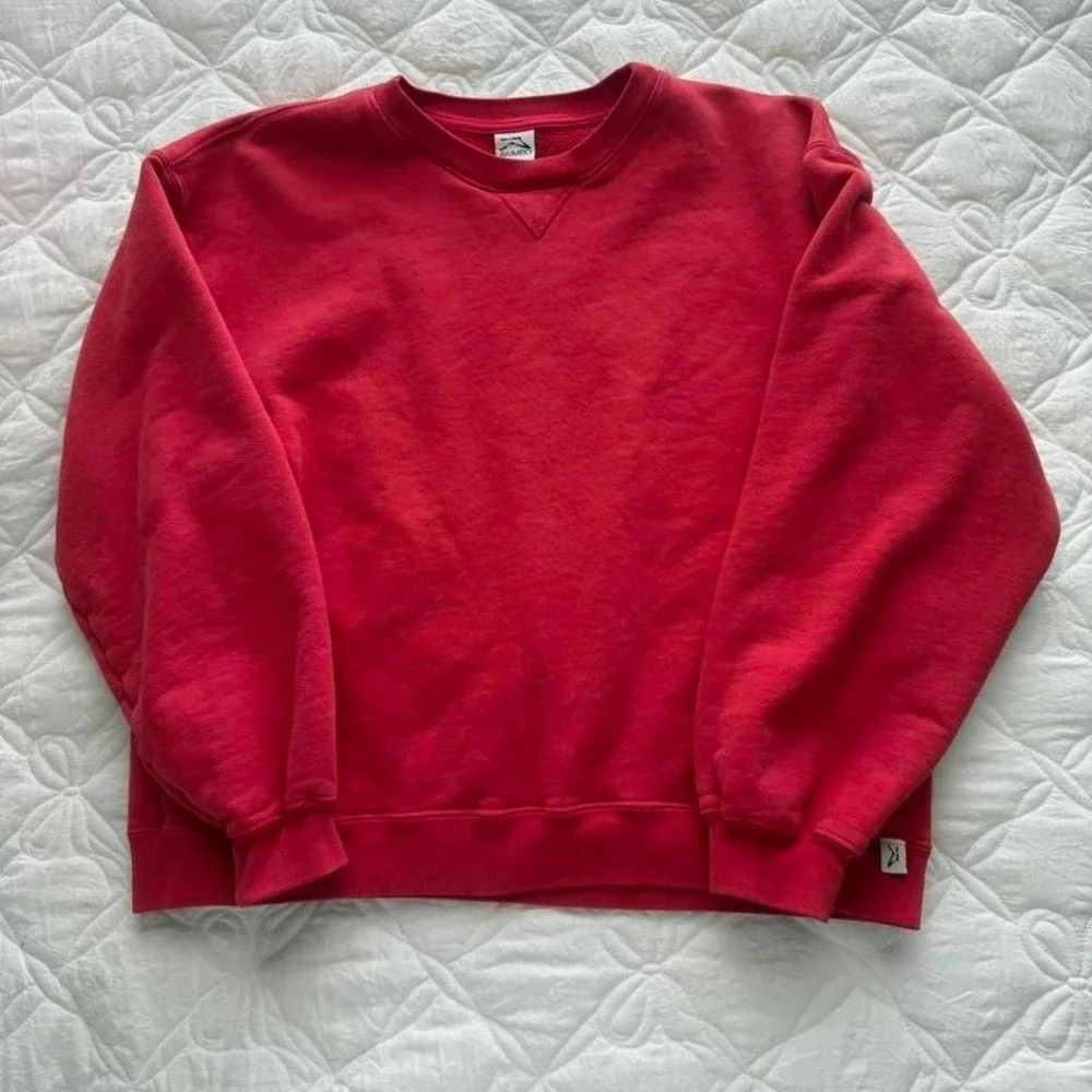 strawberry red akimbo‎ club crewneck sweatshirt